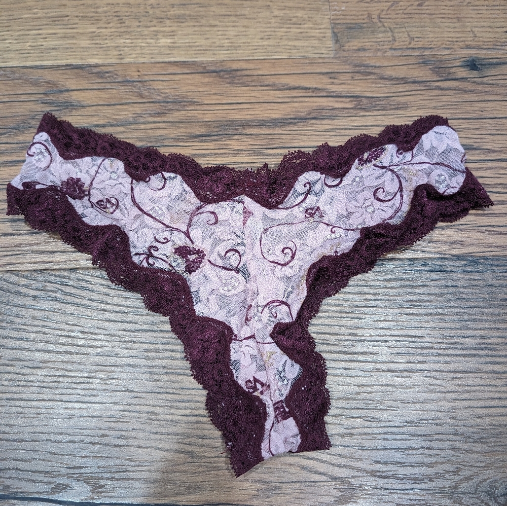 VS lace panties. S.